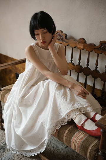 白色 刺繡花邊重工雙層洋裝  和風森系無袖背心裙 白羽裙