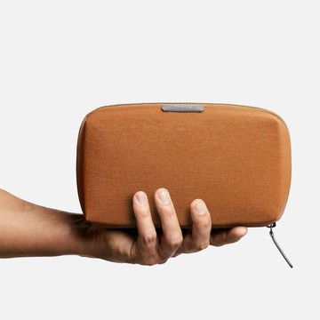 Bellroy Tech Kit 硬殼周邊收納包 - 橘銅色