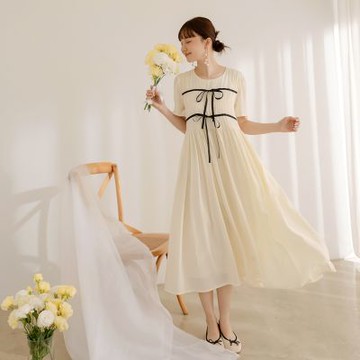 OB嚴選-細膩抓皺感緞帶傘狀袖洋裝《DA10460-》