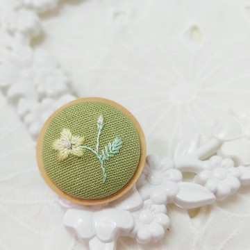 英式手工刺繡珠繡花朵木框胸針