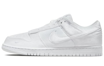DOVER STREET MARKET X DUNK LOW WHITE VELVET