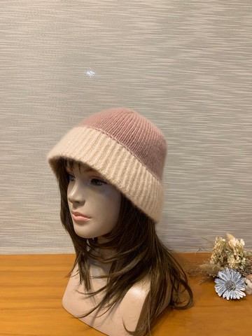 手工。漁夫毛線帽。米白+藕粉。瑞士進口克什米爾高檔線