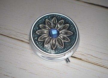 錫雕  永遠的幸福藍色雛菊隨身置物盒  隨身藥盒