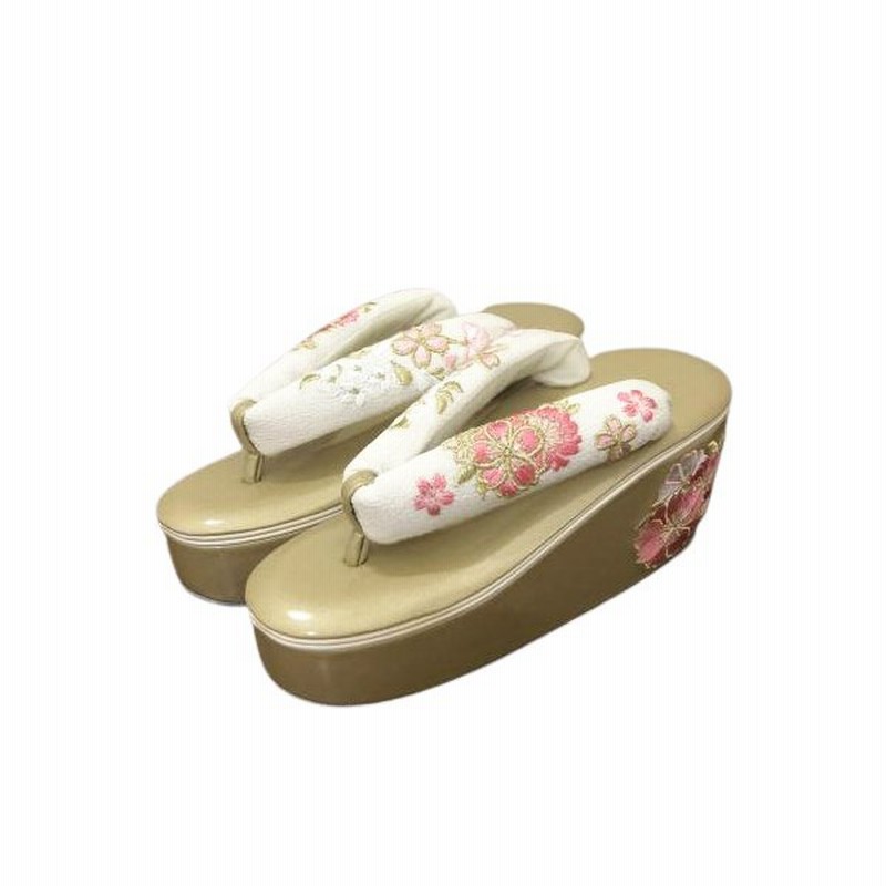 草履 レディース 厚底 おしゃれ フリーサイズ ぞうり こっぽり ボタン桜刺繍 ヒール草履 刺繍 鼻緒 桜 和装 かわいい 和装履物 着物 振袖 ふりそで きもの 通販 Lineポイント最大0 5 Get Lineショッピング