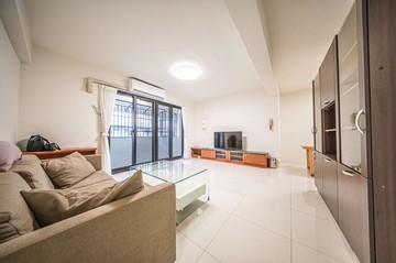 亞灣翻新修文街好成家近公園靜巷美公寓｜高雄市前鎮區修文街