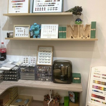 免運附發票北歐風實木一字隔闆美甲置物架子免打孔客廳墻麵書架墻麵裝飾層闆