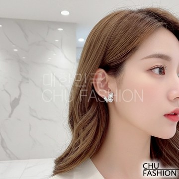 【CHU】韓國直輸 水鑽蝴蝶耳環 韓系夢幻亮眼款