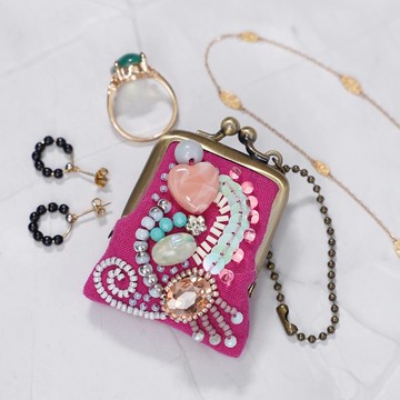 可作包包吊飾，小巧精緻的珠飾刺繡零錢包 36 粉紅 禮物 飾品收納 鮮豔