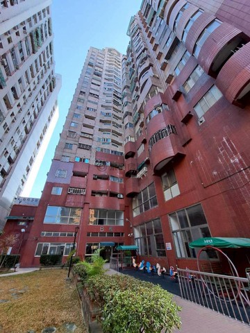 潭子新中元年中高樓層邊間戶三房雙車位｜台中市潭子區中山路一段