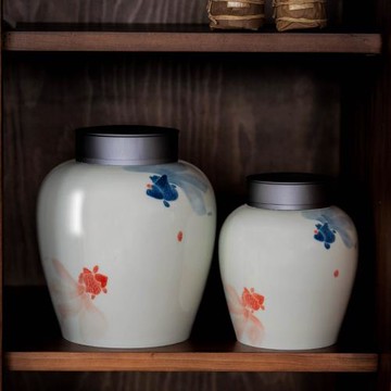 藝虹陶瓷鋁合金仿錫蓋密封茶葉罐復古手繪年年有余茶葉罐