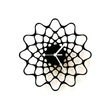 Embroidery黑色 - 由雷射切割膠合板製成的幾何現代掛鐘