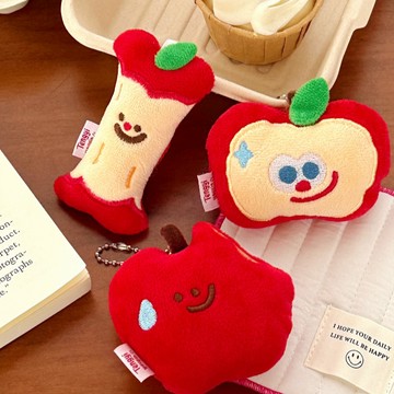 台灣現貨✨可愛蘋果公仔掛件 少女心包包百搭掛飾 毛絨玩偶鑰匙扣掛飾 包包掛件 毛絨掛件 鑰匙扣 鑰匙鏈 高顏值公仔掛件