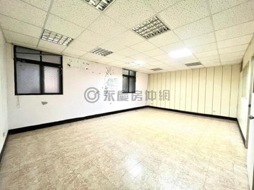 鎮前百坪雙戶廠辦 - 雙戶打通空間寬敞、內有貨梯｜新北市樹林區鎮前街