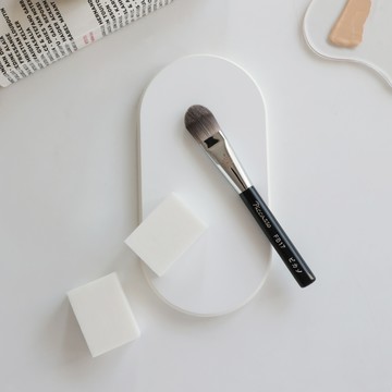 PICCASSO FB17 Foundation Brush Set (+2 Sponges)