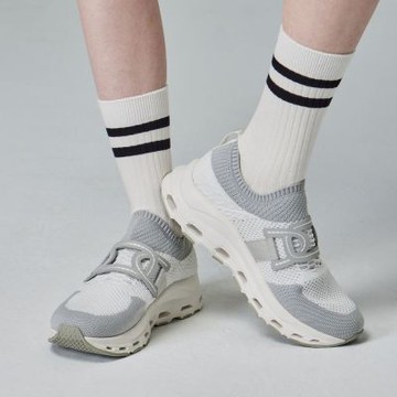 moz瑞典 駝鹿 蒙布朗 飛織 蜂巢彈力鞋(灰白)