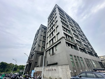 仁武仁雄商圈前後雙車庫透天｜高雄市仁武區赤東四街