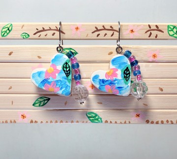 天空藍 粉紅花 愛心 手作黏土耳環 手繪捏製 不銹鋼 吊墜款