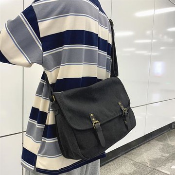 日系潮牌斜挎包男士休閑復古帆布包慵懶風單肩包時尚簡約男郵差包