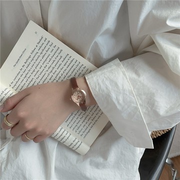 小香風 手錶 女款 ins風 小巧精緻 小紅書同款 學生手錶 韓版 小衆設計 簡約 氣質 復古 小錶盤 初高中生