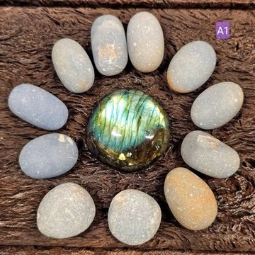 天青煙雨天使石滾石(Angelite) ~能量感純淨細緻溫柔