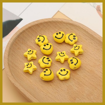 （5顆/包）黃色愛心星星圓形花朵笑臉陶瓷串珠 DIY手工飾品 手鏈項鏈配件 串珠 串珠材料 串珠材料包 珠珠材料