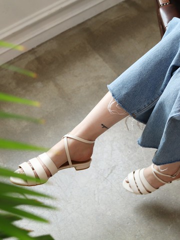 T013 Lines Sandals White (1.5cm)