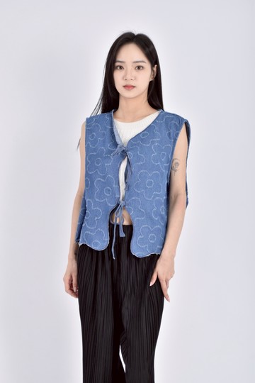 (L) 修身短版質感無袖花花藍色罩衫