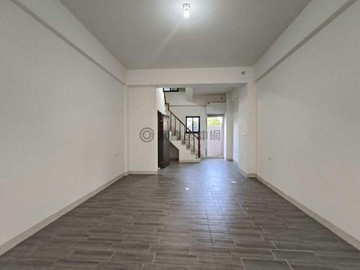 近岡山秀泰荷蘭鎮雙學區面寬溫馨美車墅｜高雄市岡山區華園路