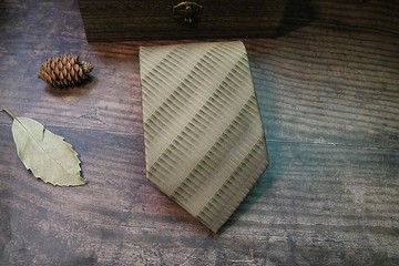 黃色細條紋紳士真絲領帶商務正裝necktie