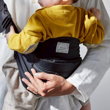 10mois Shoulfy輕量嬰兒背帶 黑色