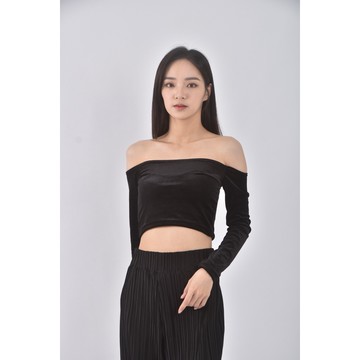 (S) 【智恩私服】qianhan質感修身短版一字領黑色長袖上衣二手衣