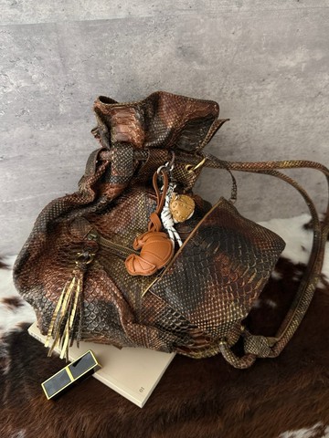 中古包 Ferragamo 菲拉格慕 罕有蛇皮葫蘆型水桶包