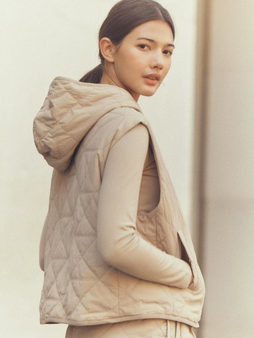 Lightweight Padded Quilting Hooded Vest (Beige)