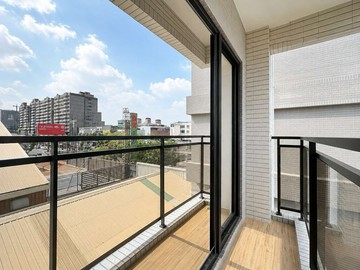 和築親親全新未住大三房+車位**鐀慧｜高雄市小港區宏平路