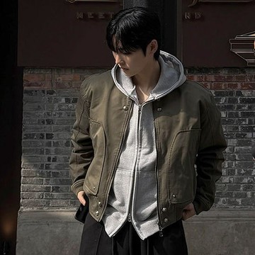 正韓厚實尼龍口袋剪裁鉚釘設計飛行外套 2色 YUPPIE 預購商品 0323