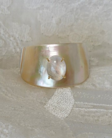 K10 Thalatta 系列戒指 – 月光石與夜光貝