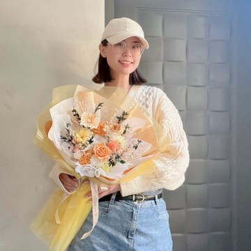 【閒暇人花藝設計】希望 橘黃色系永生玫瑰花束/ 七夕花束 情人節禮物 畢業花束  永生花束 生日禮物 求婚花束