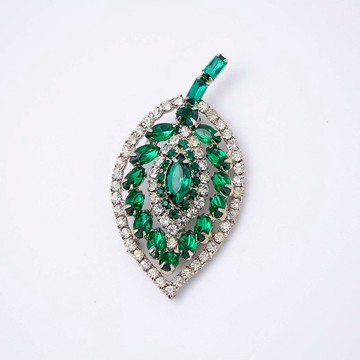 美國古董 華麗立體鏤空層次 白綠萊茵石馬眼鑽 葉片造型胸針