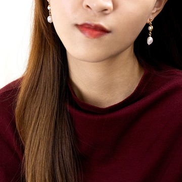 雨點。天然珍珠 耳環