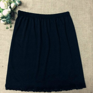 牛奶絲感蕾絲車邊包臀膝上襯裙(45cm)   [黑 白] 兩色售 MA160001