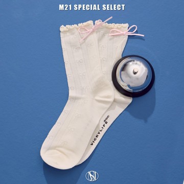 MISS 21 The Ribbon! More The Better蝴蝶結鏤空針織直紋木耳邊中筒襪－白