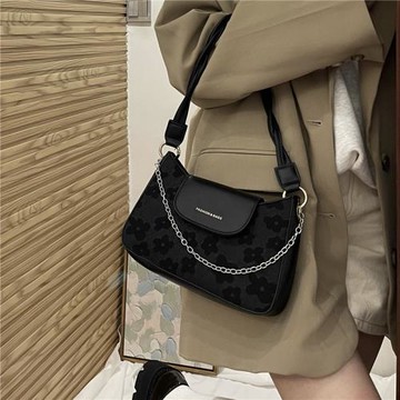 包包女2024新款潮斜挎夏季大容量百搭春夏小眾黑色單肩手提腋下包