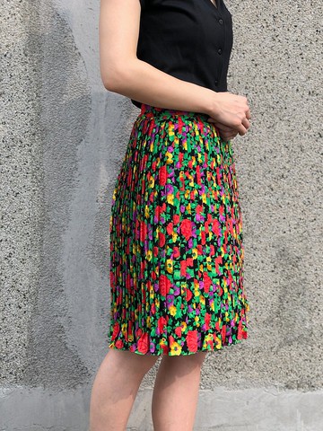 玫瑰花叢百褶裙