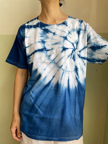塔素Täzzu 純棉藍染T恤 手工紮染