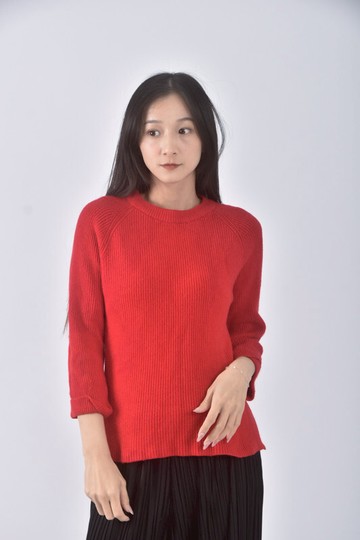 (S) 質感針織棉質圓領紅色長袖上衣