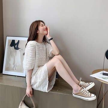 法式現在赫本風小個子泡泡袖連衣裙年新款夏天氣質輕熟裙子