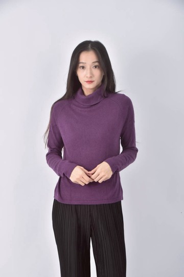 (S) 微高領紫色長袖上衣