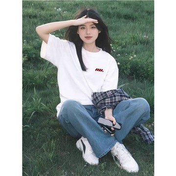 純棉白色短袖T恤女 夏季半袖 寬鬆休閒設計感小衆體恤上衣 棉t 短袖 oversize t恤 寬鬆女生衣服 韓版上衣印花
