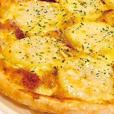 ピザ　冷凍ピザ　ポテトピザ（ジャガイモ　刻みベーコン）職人の手作り　ピザ生地　ピザ・シティーズ　トマト　チーズ