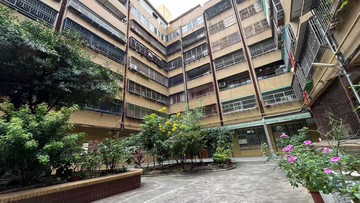 樂福集團-18.6萬/坪近一中商圈華廈｜台中市北區育強街